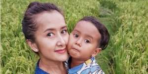Jawaban Menohok Widi Mulia Soal Gaya Mengasuh Anak