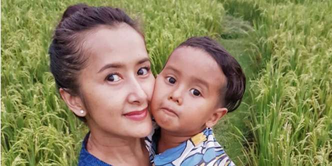 Jawaban Menohok Widi Mulia Soal Gaya Mengasuh Anak
