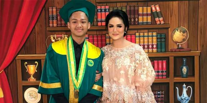 Ucapan Selamat Ultah KD untuk Azriel Bikin Hati Tereyuh