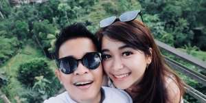 Foto Mesra Bareng Pacar, Adik Ayu Ting Ting Tak Mau 'Diusik'