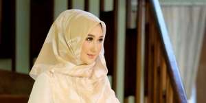 Salut! Dian Pelangi Izinkan Hijaber Sontek OOTD Kondangannya