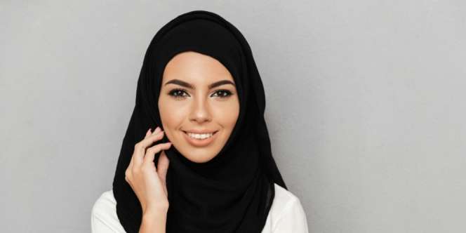 Cara Makeup yang Tepat untuk Kulit Berminyak