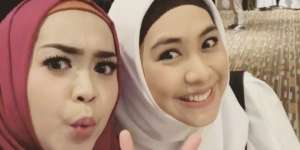 Oki Setiana Dewi Unggah Foto Lawas, Wajah Ria Ricis Disorot