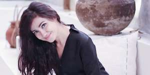 Pesona Marcella Simon, Artis Cantik Penulis Buku Anak-anak