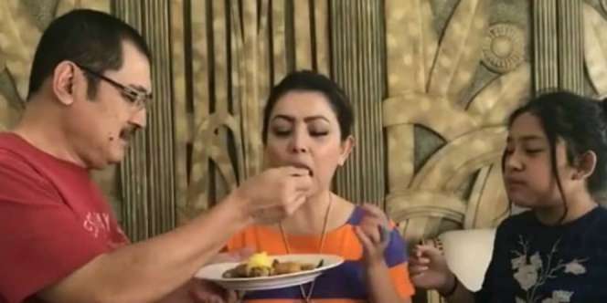 Jarang Terlihat, Begini Mesranya Mayangsari dan Putra Soeharto