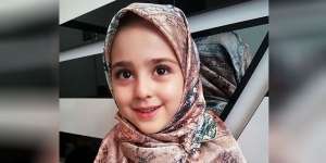 Mengenal Mahdis, Bocah Cantik yang Sedang Viral
