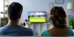 Suka Tonton Sepak Bola, Masa Tuanya Tak Cepat Pikun?