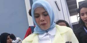 Gaya Hijab Nikita Mirzani Usai Mantap Berhijrah