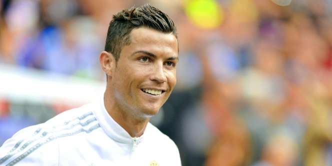 Ngakak! Obrolan Imajiner Cristiano Ronaldo Cari Kos di Turin