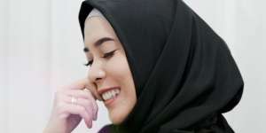 Kesengsem Gaya Fitri Tropica di Hari Pertama Berhijab