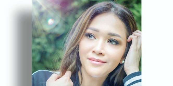 Kulineran Pakai Jet Pribadi, Lihat OOTD Maia Estianty