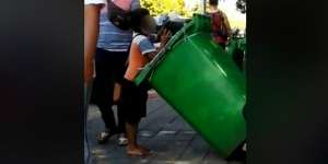 Viral Video Bocah Makan dari Tempat Sampah di Kuta