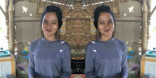 Senyum Penjaga Warung Cantik Ini Bikin Orang Ingin Mampir