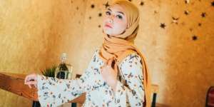 5 Pose OOTD yang Bikin Kamu Banyak Dapat 'Like'