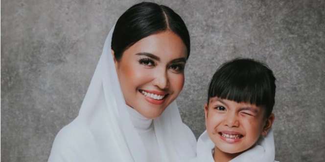 Tak Ingin Dikasihani, Denada: Aku Mau Bahagia