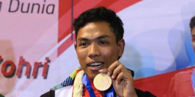Penjelasan Zohri Soal Merah Putih yang Dipakai Usai Juara Lari