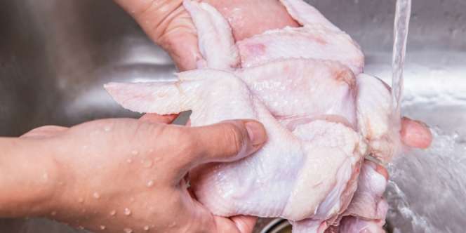 Awas, Jangan Cuci Daging Ayam Pas Mau Memasaknya