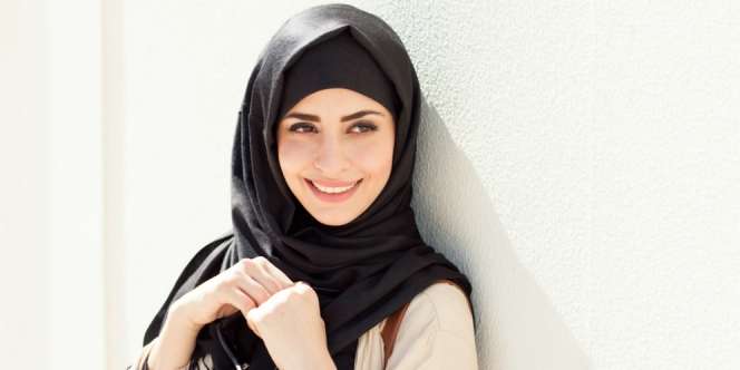 Tips Makeup Anti Luntur Saat Cuaca Panas, Cantik Paripurna!