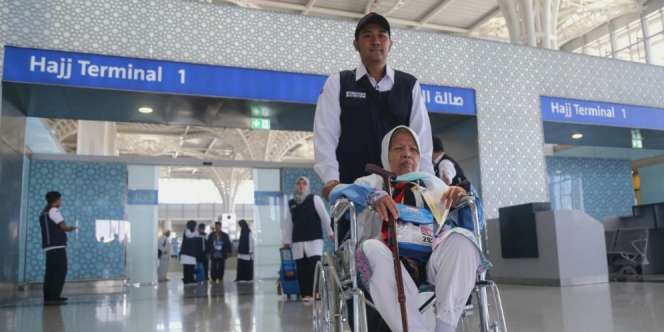 Tiap Hari Nabung Rp5 Ribu, Kini Nenek Tukang Sayur Naik Haji