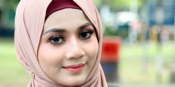 3 Tampilan Makeup yang Menawan Buat Liburan Akhir Pekan