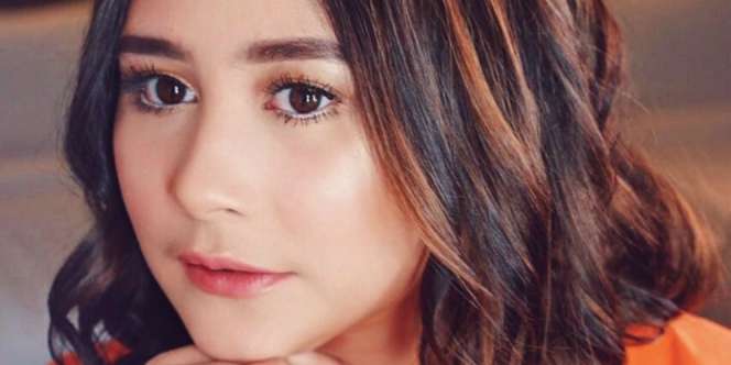 OMG! Satu Koleksi Tas Prilly Latuconsina Bisa Buat Pergi Umroh
