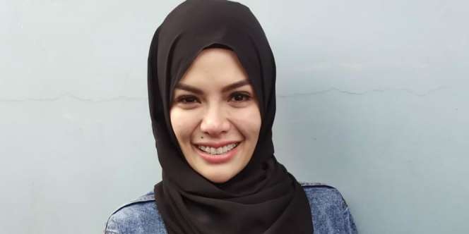Putri Nikita Mirzani Ikutan Berhijab