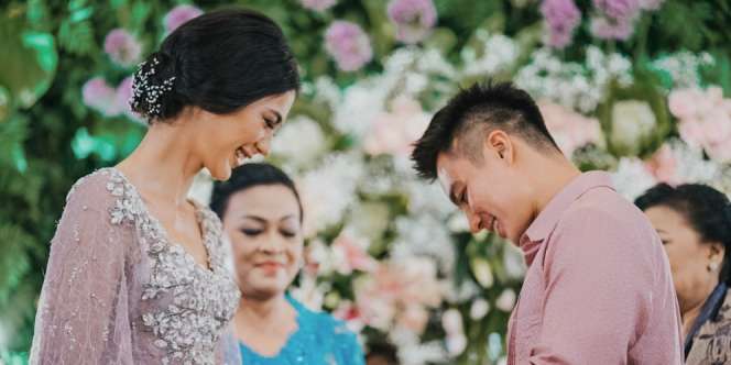 Kebaya Anggun Paula Verhoeven Saat Dilamar Baim Wong