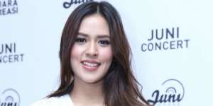 Jadi Sorotan, Raisa Tampil Dengan Gaun Transparan