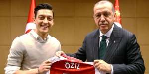 Foto Bareng Erdogan Dikritik, Ozil Tinggalkan Timnas Jerman