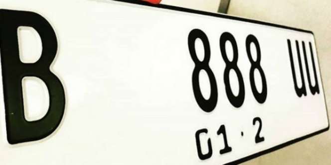 Pelat Hitam Mobil Pribadi Diubah Jadi Putih, Ini Penampakannya