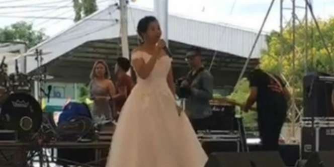 Nyata! Cerita Pilu Mempelai Wanita Sendirian di Pelaminan