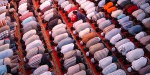 Tata Cara Shalat Gerhana Bulan dengan Niat dan Bacaannya