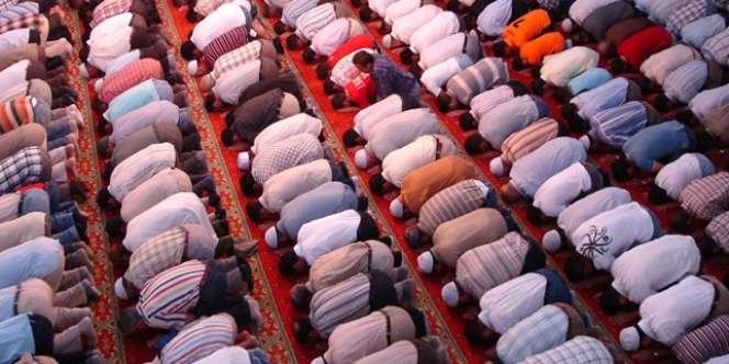 Tata Cara Shalat Gerhana Bulan dengan Niat dan Bacaannya