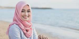 Inspirasi Hijab Stylish dan Adem di Musim Panas