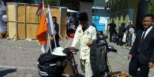 Ayah Bersepeda 350 Km Cilacap-Ponorogo Demi Wisuda Sang Putri