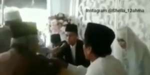 Innalillahi! Ayah Wafat Saat Menikahkan Putrinya