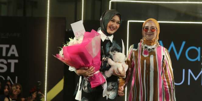 Dian Pelangi Tampilkan Batik Kontemporer Retro