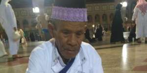 Penantian Kakek Renta di Masjid Nabawi