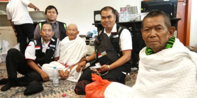 Jemaah Haji Tertinggal Rombongan karena Sibuk Ihram di Bandara