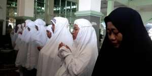 Jemaah Haji Sholat Ghoib untuk Korban Gempa Lombok