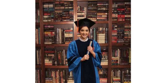 Selamat! Ashanty Wisuda S2 Manajemen Bisnis 