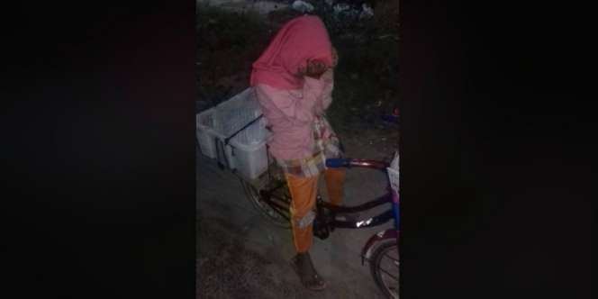 Jual Gorengan Hingga Larut Malam, Lihat Orangtua Bocah Ini