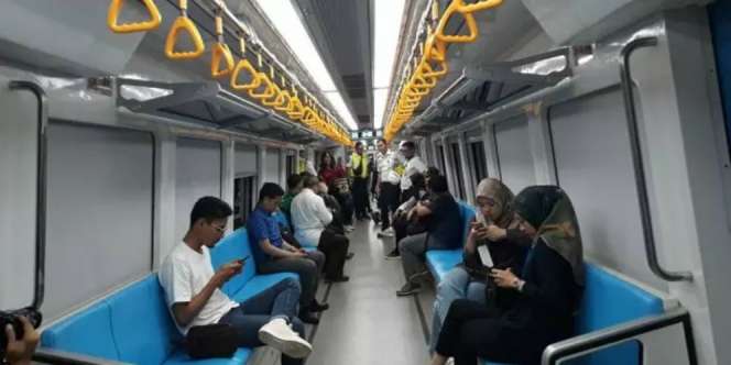Bikin Panik! Hujan Berat, LRT Palembang Mogok di Tengah Jalan