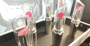 Lipstik The One Colour Obsession, Tahan Lama & Gak Bikin Bibir Kering