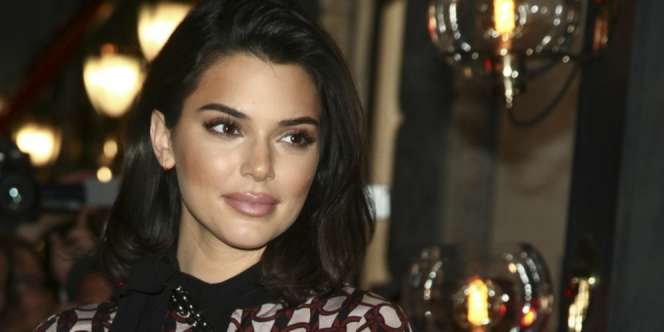 Model Keren Sepatu 'Api' Kendall Jenner, Bakal Ngehit Nih!