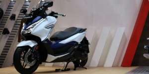 Dijejali Fitur Terkini, Honda Forza 250 Tantang Yamaha Xmax