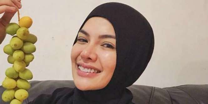 Video Nikita Mirzani Nongkrong di Bali Bikin Heboh, Lihat yang Dilakukan