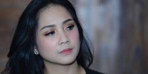 Kaus Oblong yang Dipakai Nagita Jadi Perbincangan, Rupanya...