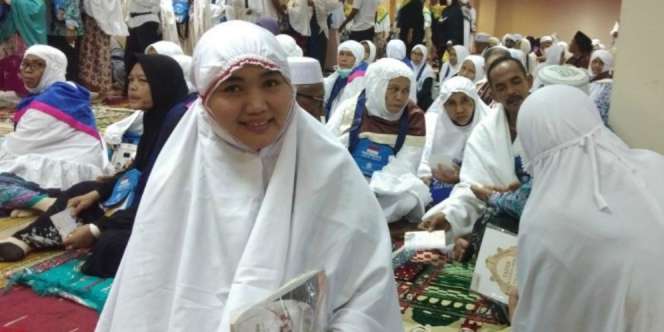 Masya Allah... Dokter Cantik yang Punya 17 Anak Asuh Itu Kini Berhaji