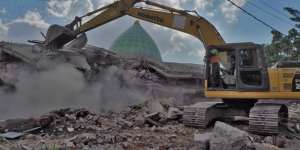 Kisah Pilu Evakuasi Jemaah Isya Tertimbun Masjid di Lombok